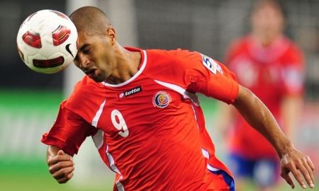 Darle 'cabezazos' a las pelotas de fÃºtbol puede daÃ±ar el cerebro, advierte un estudio