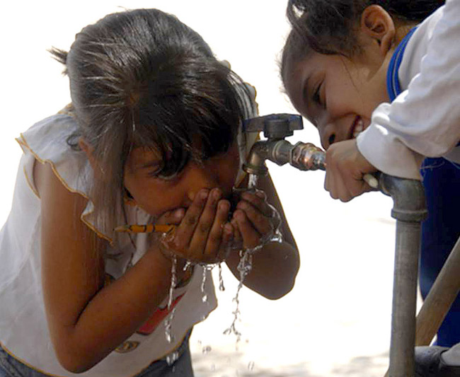 DESARROLLA UNAM CONDENSADORES DE HUMEDAD PARA DOTAR DE AGUA POTABLE A PUEBLOS