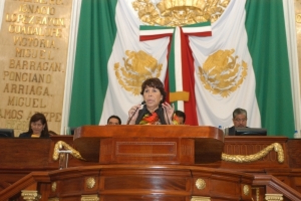 URGE APOYAR CIENCIA Y TECNOLOGÍA