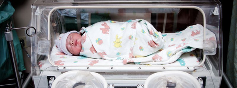 Desarrollan cuna inteligente que recrea vínculos afectivos madre-hijo