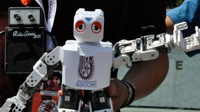 LIDERAZGO POLITÉCNICO EN ROBOGAMES 2015