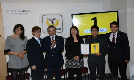 Premian a programadores ganadores en el Festival HackDF