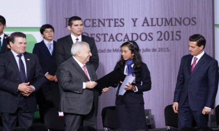 LOS MAESTROS SON Y HAN SIDO SIEMPRE LA SOLUCIÃ“N, NUNCA EL PROBLEMA: CHUAYFFET CHEMOR