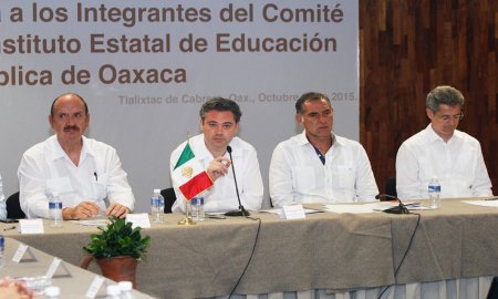 NADIE PUEDE OBLIGAR A MAESTROS DE OAXACA A MARCHAR NI HACER ALGO FUERA DE SUS ATRIBUCIONES: NUÃ‘O MAYER