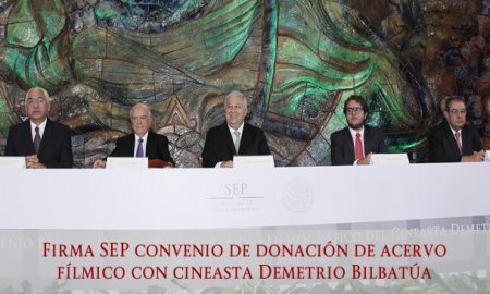 FIRMA SEP CONVENIO DE DONACIÃ“N DE ACERVO FÃLMICO CON CINEASTA DEMETRIO BILBATÃšA