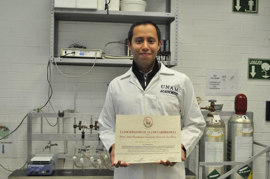 JOVEN INVESTIGADOR RECIBE GALARDÓN DE LA SOCIEDAD MEXICANA DE CARDIOLOGÍA