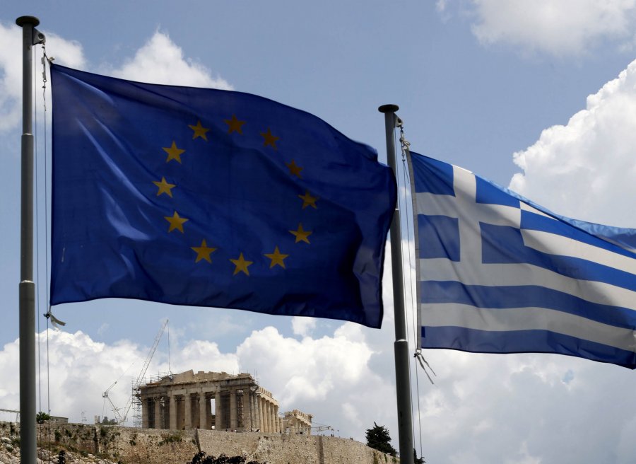 A 10 AÑOS DE CRISIS, GRECIA ES PRESIONADA POR LA ZONA EUROPEA
