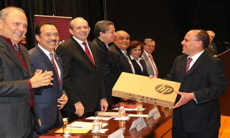 ENTREGAN COMPUTADORAS A MÃS DE 500 DOCENTES POLITÃ‰CNICOS 