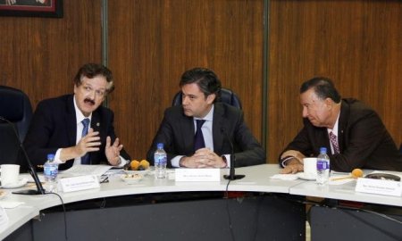 Explica NuÃ±o Mayer a senadores las siete prioridades para impulsar la Reforma Educativa