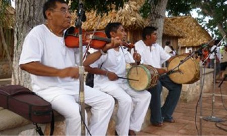 LA TRADICIÃ“N DE LA MÃšSICA CAMPESINA MAYA, MÃS FUERTE QUE NUNCA