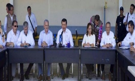 CLAUDIA RUIZ MASSIEU EN LOS CABOS, SUPERVISA TRASLADO DE TURISTAS AFECTADOS POR ODILE 