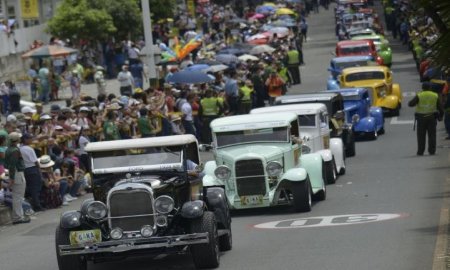 ESTABLECE CDMX UN NUEVO RÃ‰CORD GUINNESS, CON EL MAYOR NÃšMERO DE AUTOS ANTIGUOS EN DESFILE