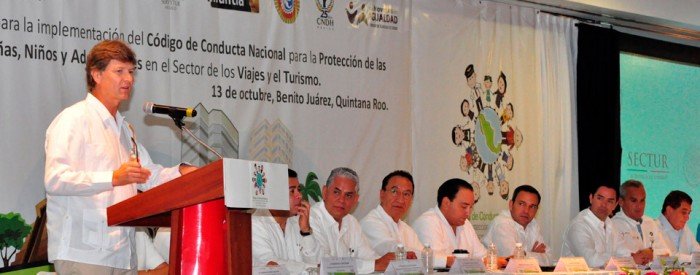 FIRMA SECTUR CÓDIGO DE CONDUCTA CONTRA TRATA DE PERSONAS EN DESTINOS TURÍSTICOS