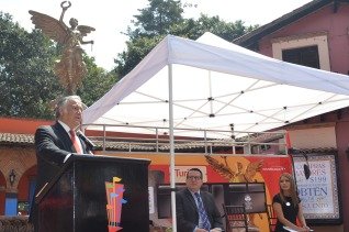 DA TORRUCO BANDERAZO DE SALIDA A NUEVO CIRCUITO TURIBÚS-SIX FLAGS