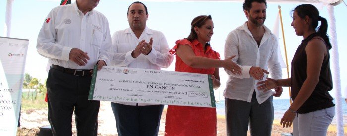 ENTREGA GOBIERNO DE LA REPÚBLICA RECURSOS PARA LIMPIEZA Y RETIRO DE SARGAZO EN QUINTANA ROO