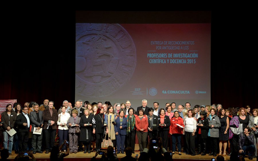 DISTINGUEN A EDUARDO MATOS, JORGE ANGULO Y ÁNGEL GARCÍA COOK POR SU TRAYECTORIA EN EL INAH