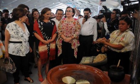 INAUGURÃ“ CLAUDIA RUIZ MASSIEU PRIMER ENCUENTRO NACIONAL DE COCINA TRADICIONAL