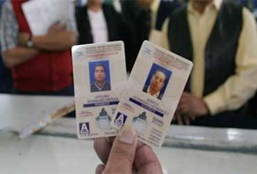 EXIGEN DEVOLVER LICENCIA DE CONDUCIR PERMANENTE