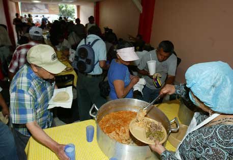 Casi 13 millones de raciones alimenticias gratuitas o a bajo costo en comedores del GDF