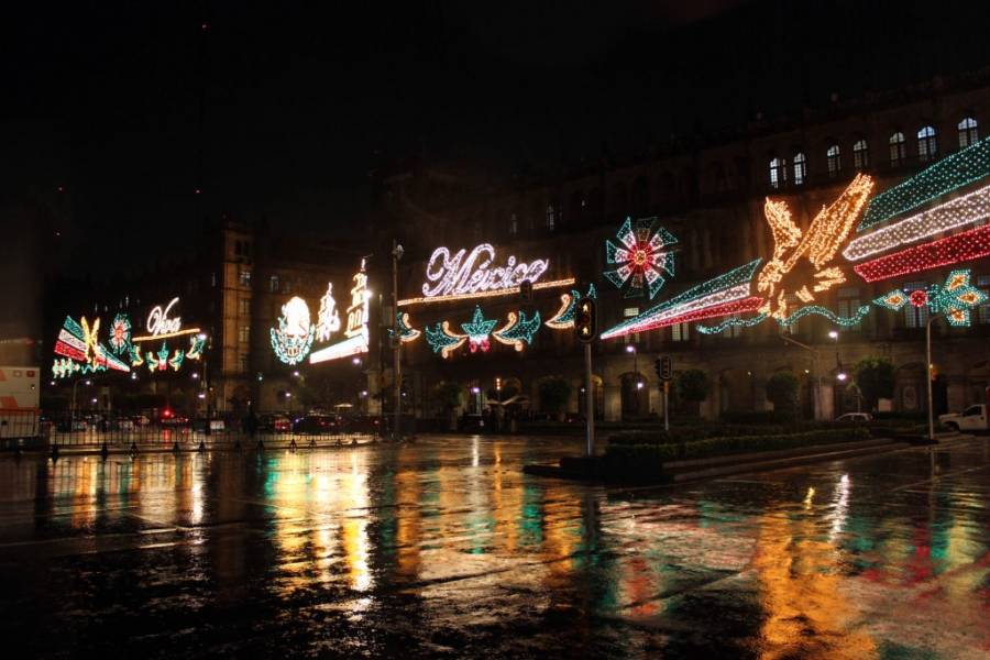 Se viste CDMX con alumbrado decorativo para fiestas patrias