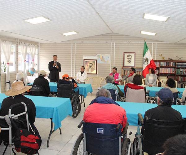 Inaugura Sedeso escuela para usuarios del albergue Atlampa