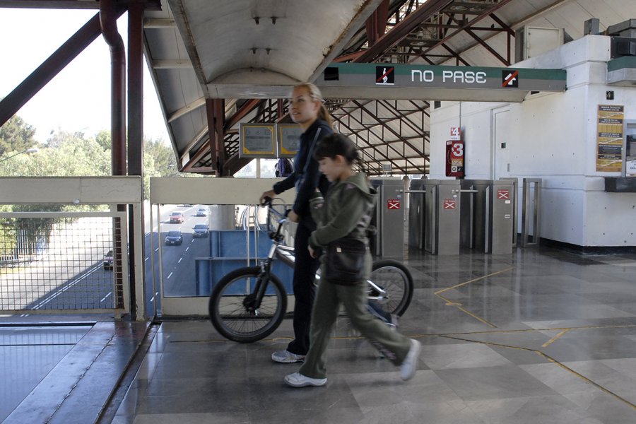 Ingresan bicicletas al Metro este 14 de febrero por Paseo Nocturno