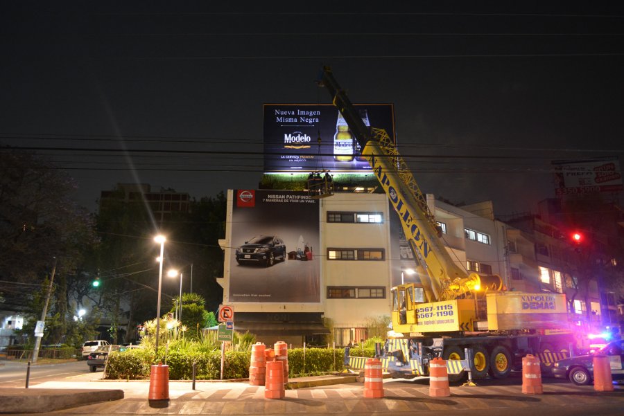 Retiran 25 lonas publicitarias en 18 colonias de la CDMX