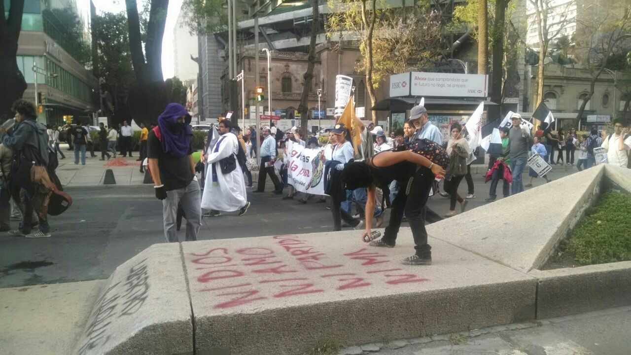 Novena marcha de acción global por Ayotzinapa