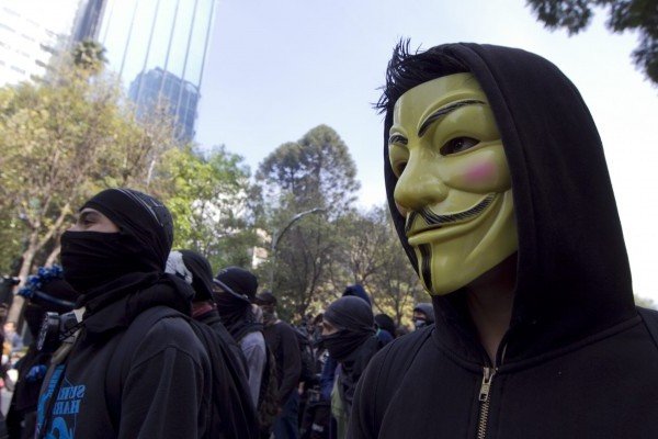 PIDEN A CNDH INVESTIGAR A GRUPOS DE CHOQUE INFILTRADOS EN MANIFESTACIONES PACÃFICAS