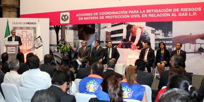 Firma Gobierno de CDMX convenio con gaseras para garantizar tránsito seguro de Gas LP