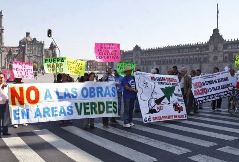 PROTESTAN POR CONSTRUCCIÓN DE ESTADIO EN LA MAGDALENA MIXHUCA