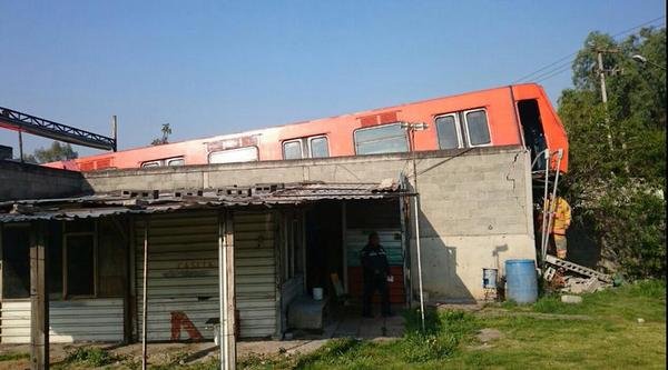 Se descarrila tren del  STCMetro en el Rosario; no hay heridos