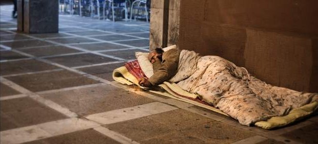 SOLICITA PROTEGER SALUD DE PERSONAS QUE DUERMEN EN CALLE EN EL DF