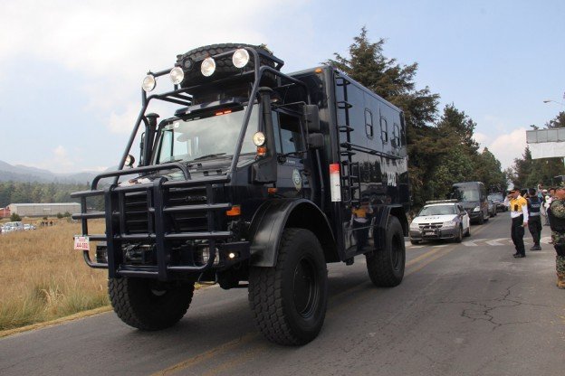 Operativo con vehÃ­culos policiacos y militares en el Ajusco
