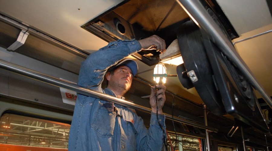 Incrementa STC sustitución de ventiladores nuevos en trenes para confort de usuarios