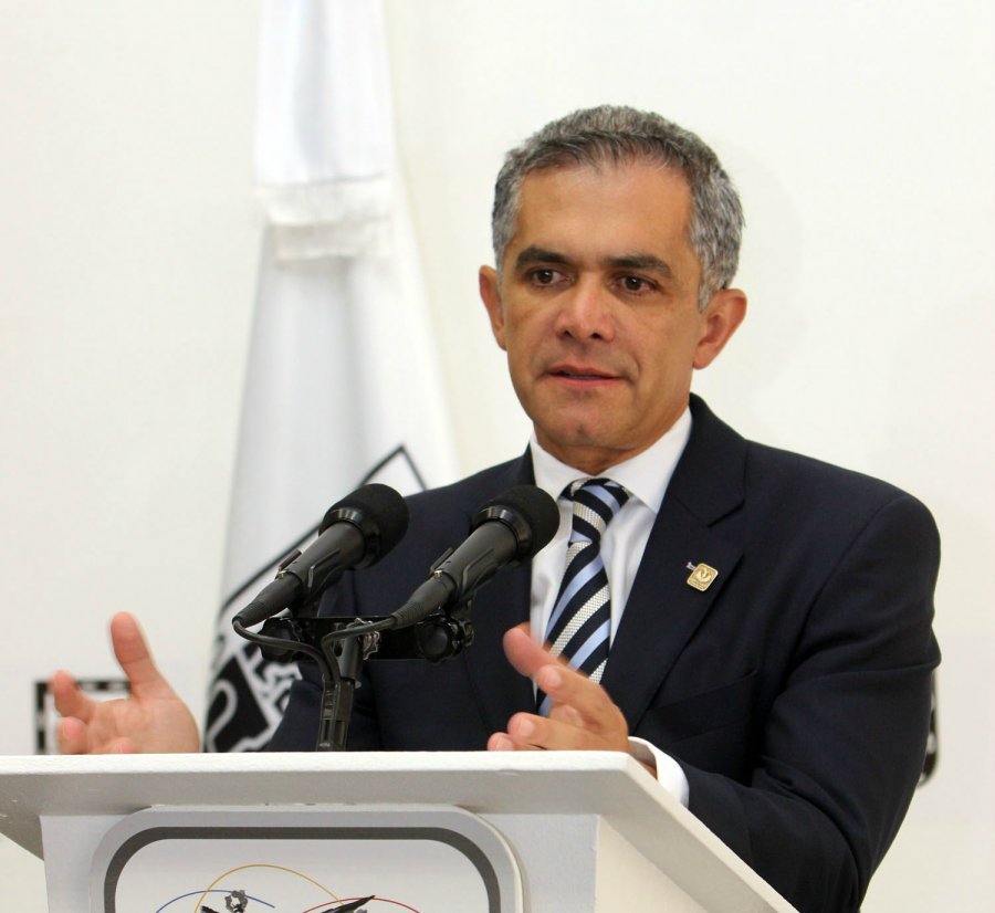 Mejores salarios, solución para combatir pobreza: Jefe de Gobierno