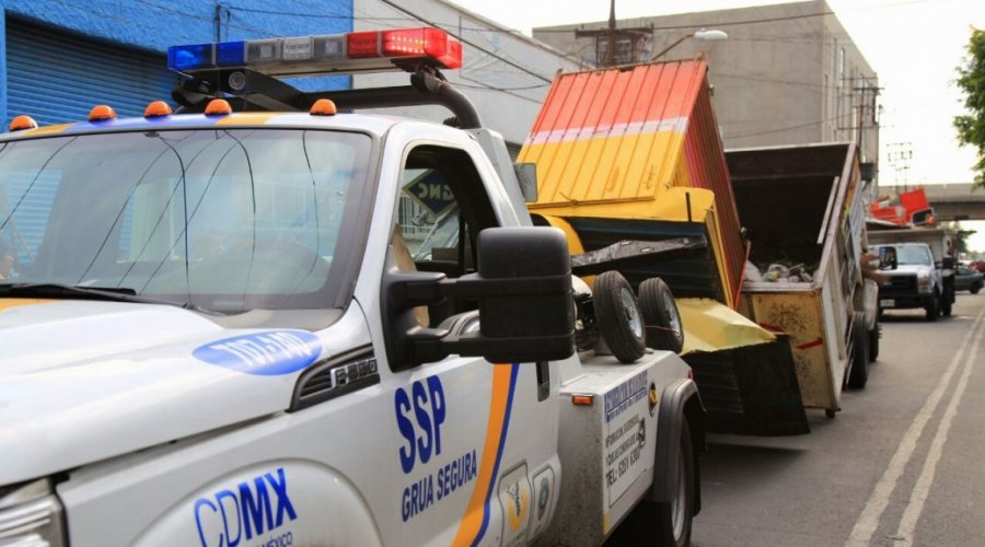 Retiran autoridades de CDMX a a€œcoyotesa€ de inmediaciones de verificentros en operativo conjunto