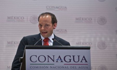 KORENFELD RENUNCIA A CONAGUA POR ESCÃNDALO DE HELICÃ“PTERO