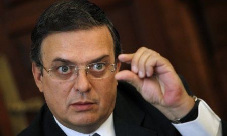 LE RETIRAN REGISTRO A MARCELO EBRARD