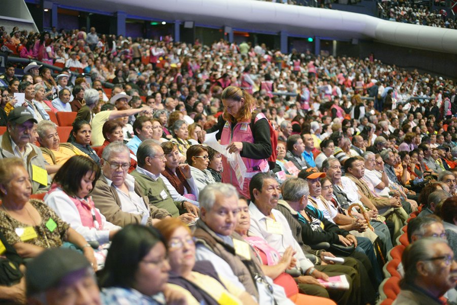 Más de seis mil adultos mayores se incorporaron a la pensión alimentaria de CDMX
