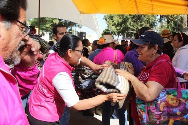BECAS DEL GDF A CAMBIO DE VOTO POR MORENA