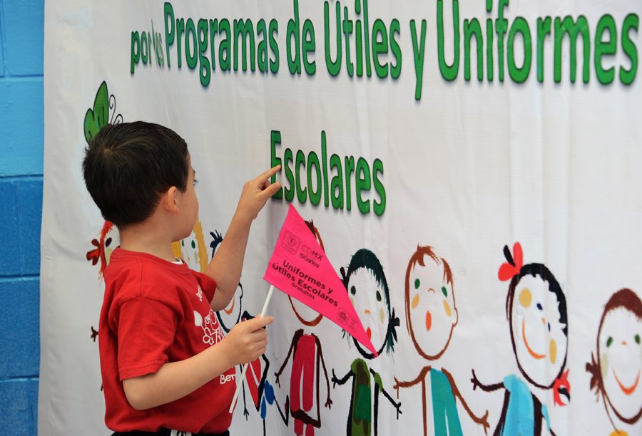 Activa tus vales electrónicos de útiles y uniformes escolares