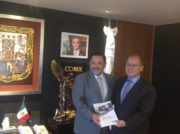 Se reúnen Hector Serrano y Luis Ricardo Gutiérrez rumbo a la Cumbre de Ciudades Líderes de Movilidad Urbana Sustentable