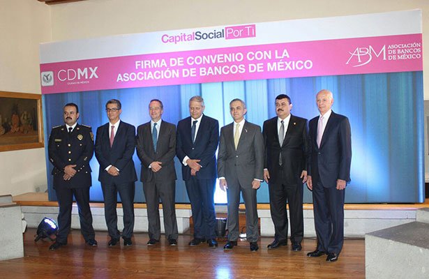 Firma jefe de Gobierno convenio de colaboración con la Asociación de Bancos de México.
