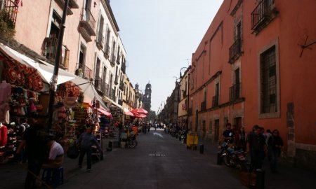 Recupera Gobierno de CDMX vÃ­a pÃºblica en Centro HistÃ³rico