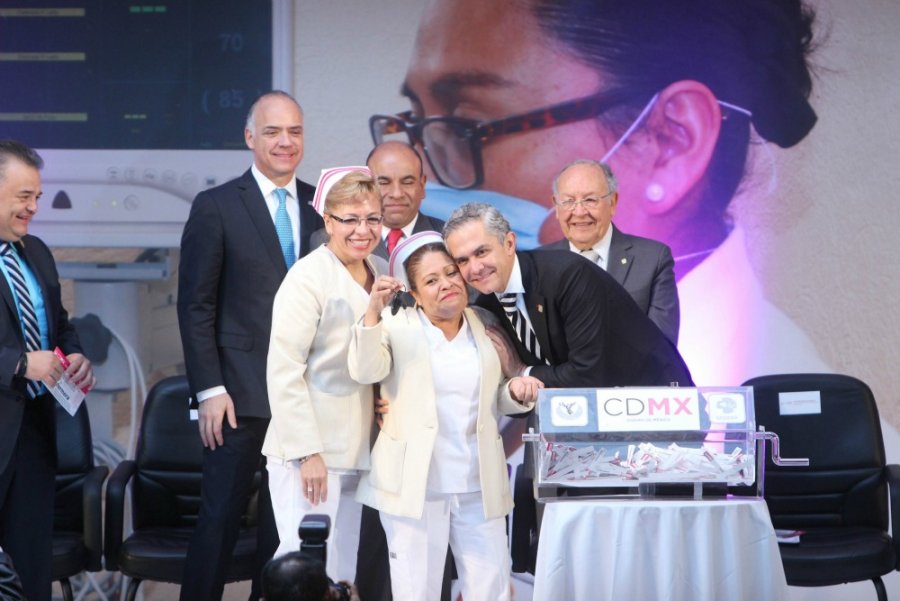 Encabeza Jefe de Gobierno celebración del Día de la Enfermera y del Enfermero