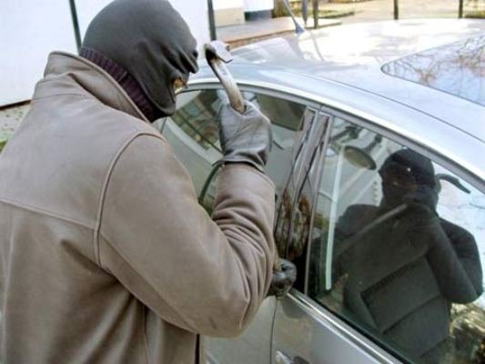 Detuvó SSPDF a tres sujetos relacionados con el delito de robo de autos en la delegación GAM.