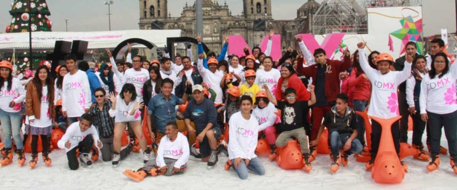 Celebra Gobierno de CDMX fiestas decembrinas con atractivos invernales en Zócalo