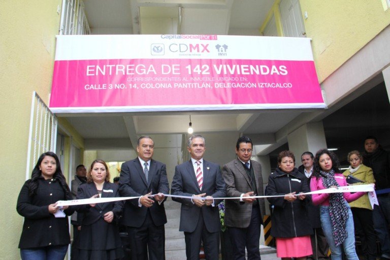 Entrega Jefe de Gobierno 142 viviendas sustentables en Iztacalco