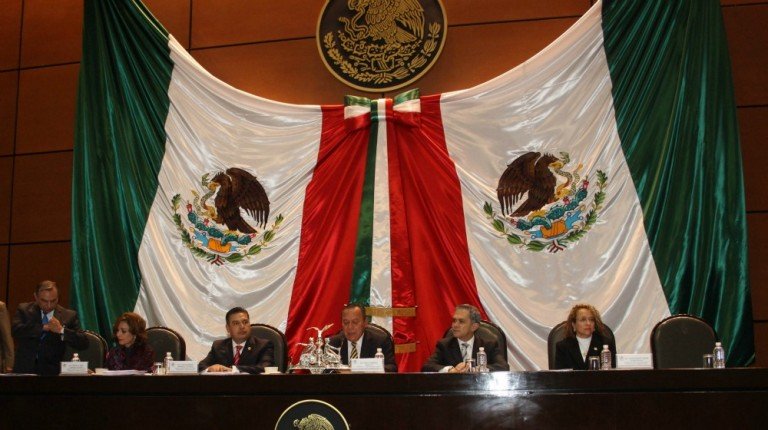 Asiste MAM a sesión de Declaratoria Constitucional de la Reforma Política CDMX